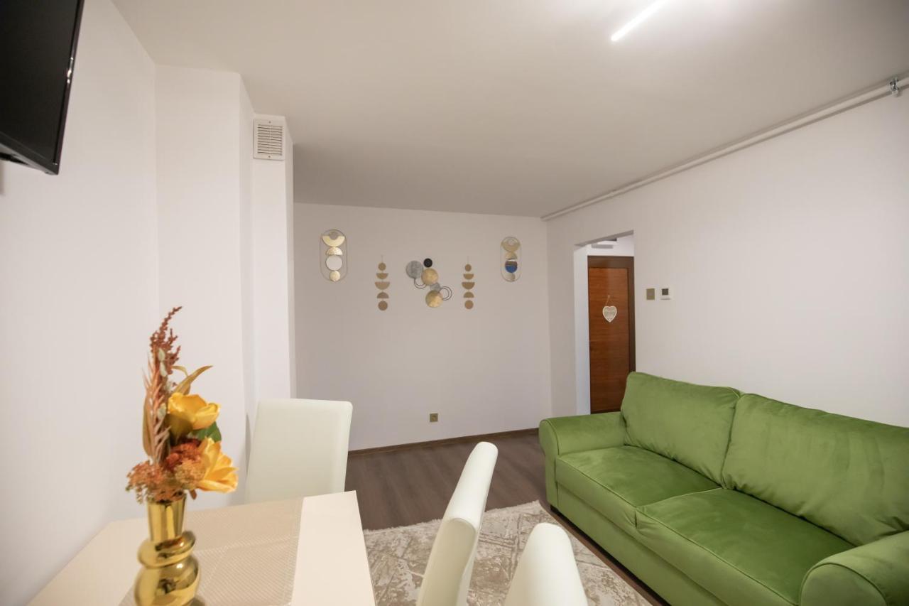 Apartament Gold Tirgu Ocna Exterior photo